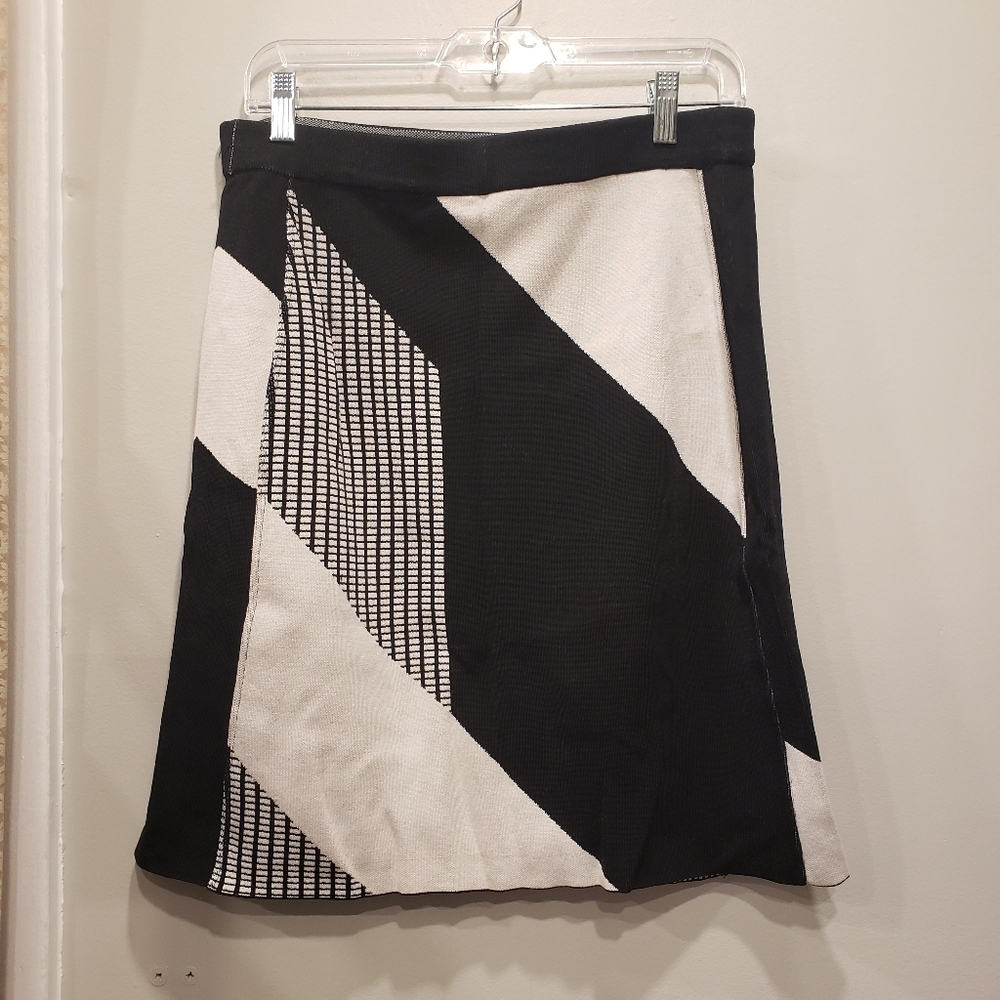 Sz Small NIC+ZOE A-line Cream Black Geometric Design Skirt